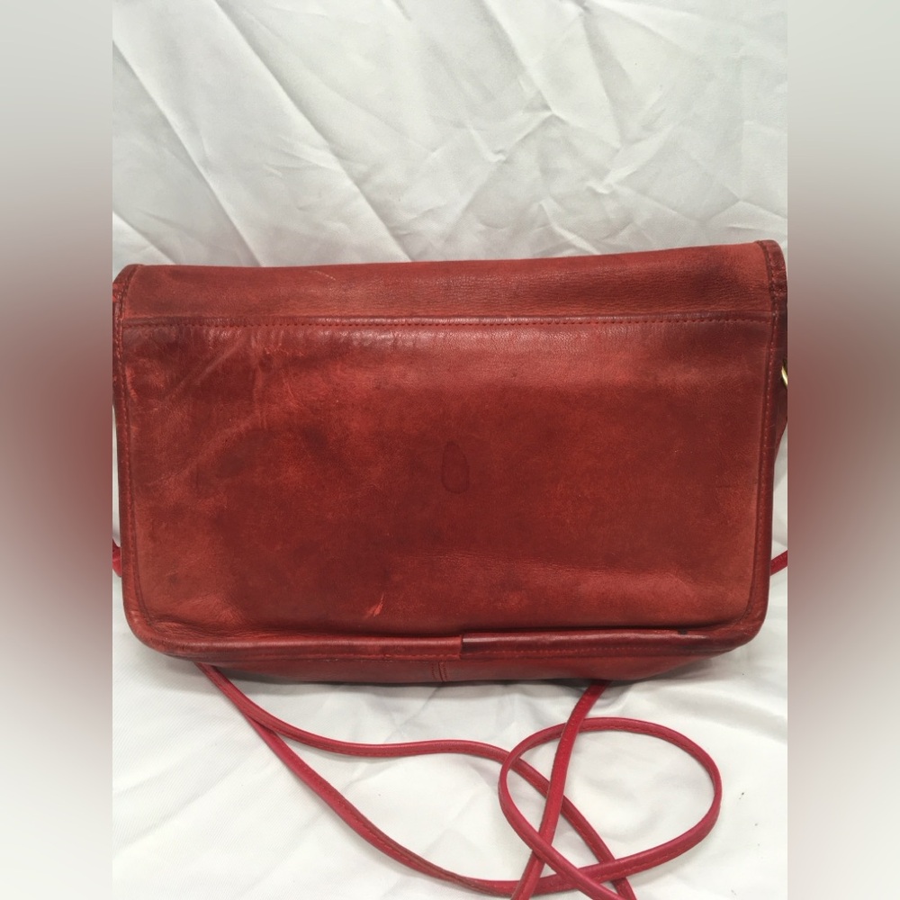 COACH Vintage Leather Flap TurnLock Messenger Shoulder Handbag Red NYC USA Small - Picture 2 of 16
